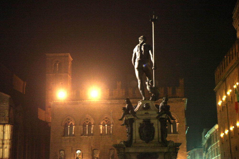 Die Neptunstatue im Zentrum von Bologna