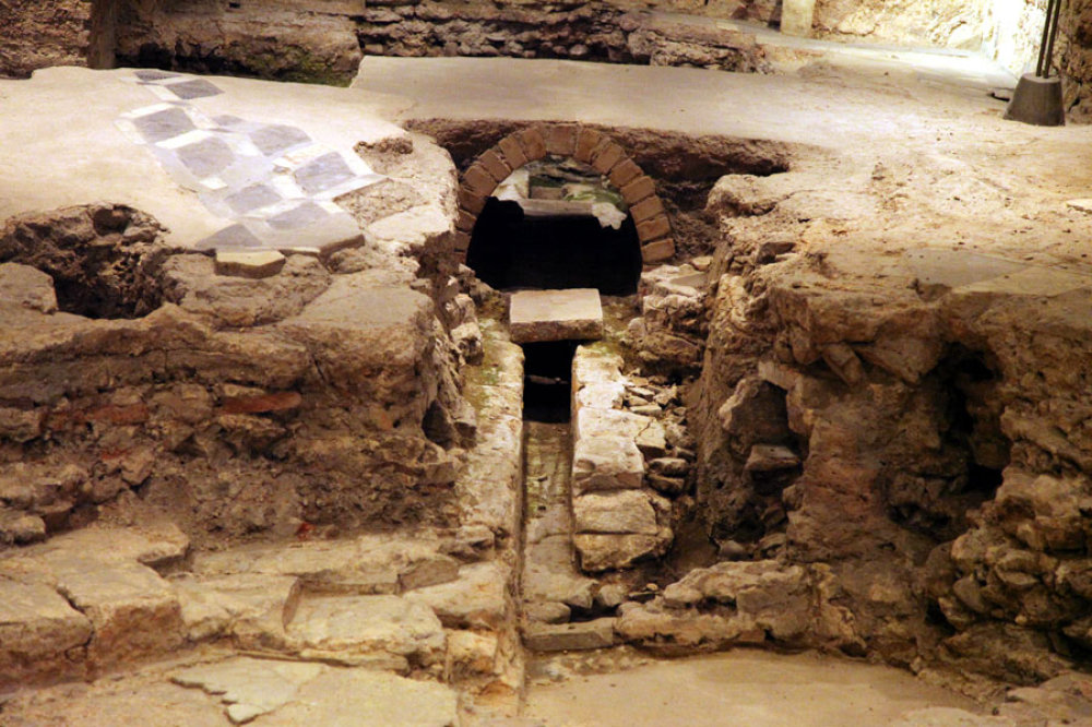 Reste eines Baptisteriums unter dem Mailänder Dom