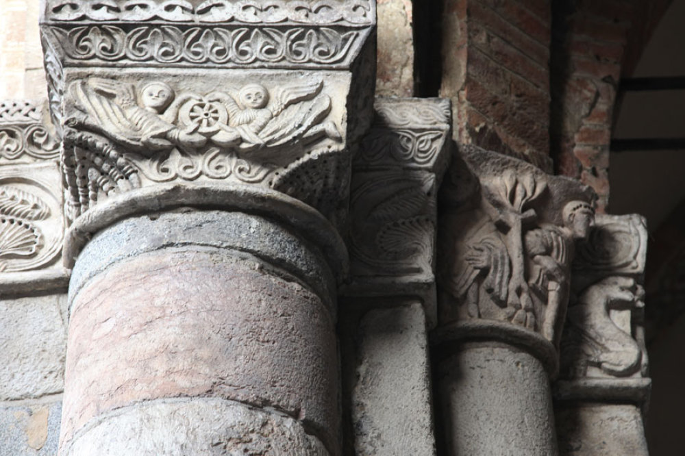 Säulenkapitell im Atrium der Basilika di Sant´Ambrogio