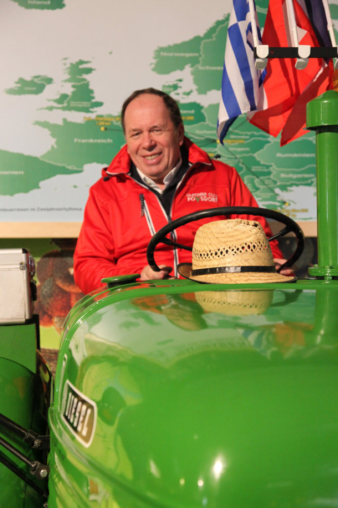 Manfred Parisch und sein braver Traktor