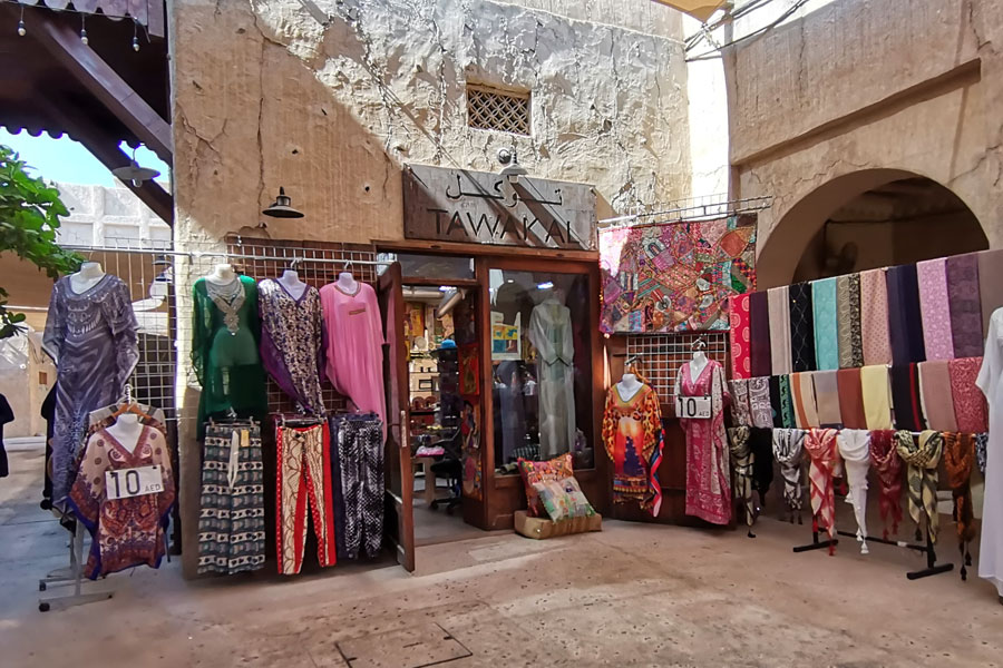 Textilladen im historischen Viertel Al Fahidi 