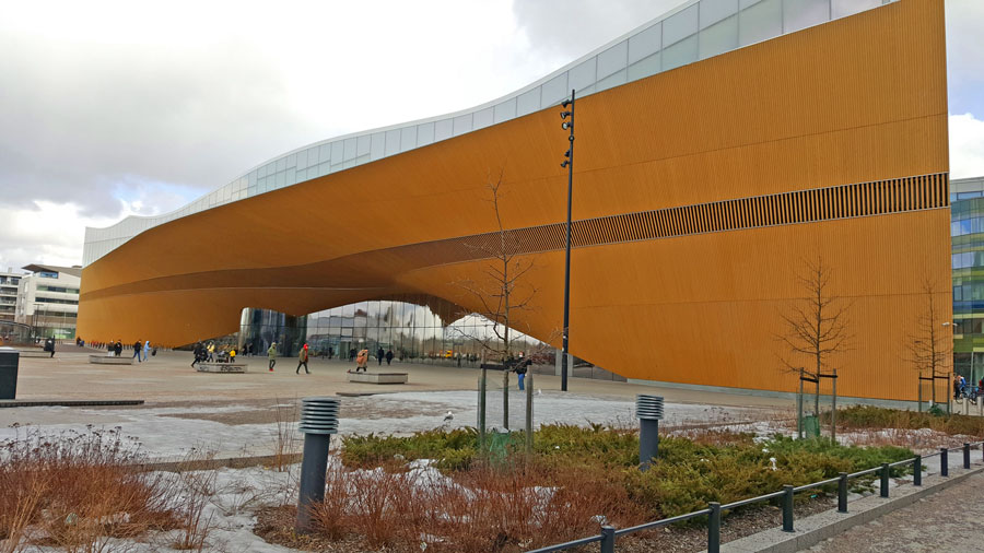 Aufregende Architektur an der Zentralbibliothek in Helsinki