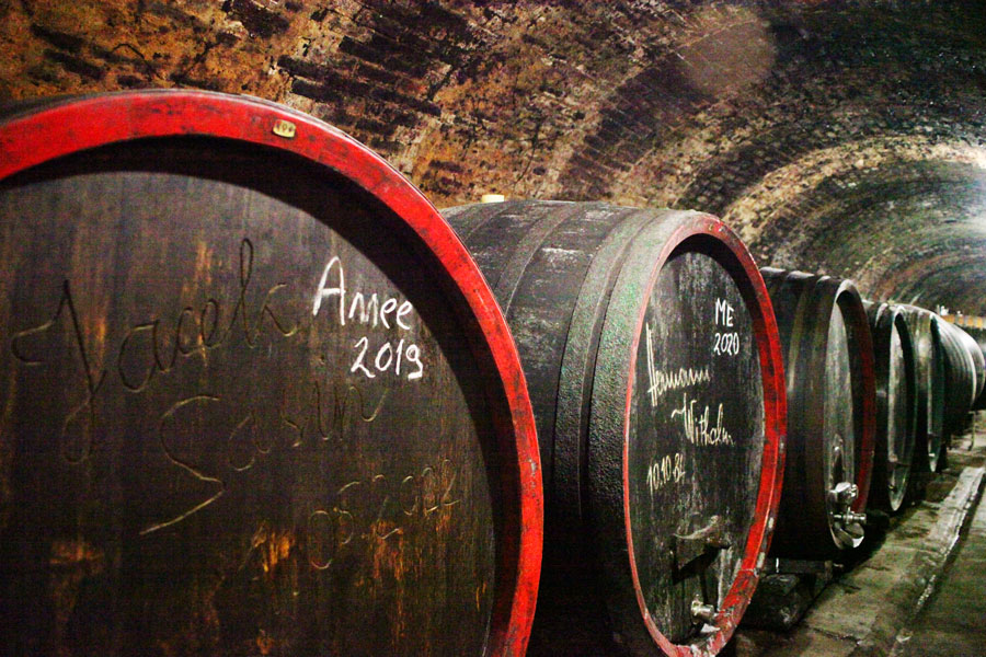 In den Keller gehören Holzfässer! In den Keller gehören Holzfässer!